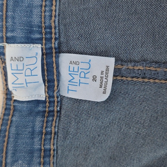 Time & Tru Patchwork Tapered Midrise Blue Denim Jeans - Picture 3 of 10